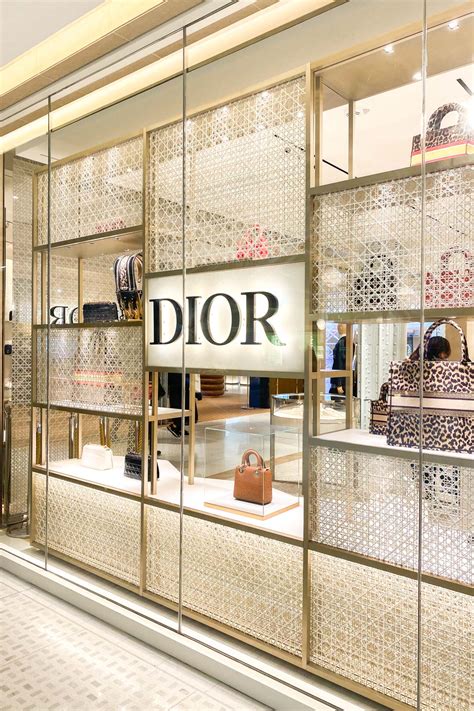 dior souvenir shop paris|dior stores paris.